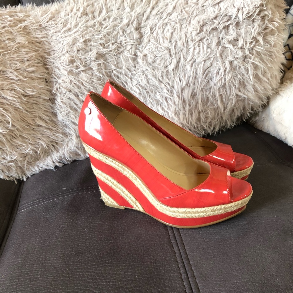CALVIN KLEIN Coral Color Platform Wedges Size 8